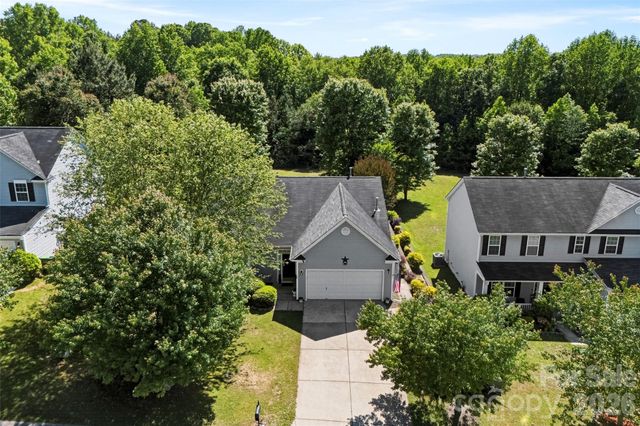 40 Ashton Bluff Circle, Mount Holly, NC 28120
