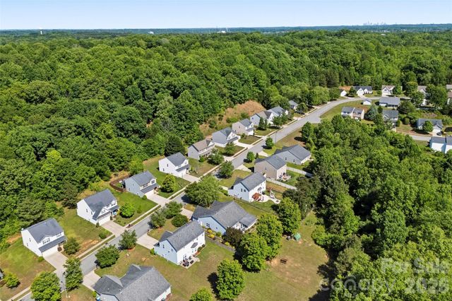 40 Ashton Bluff Circle, Mount Holly, NC 28120