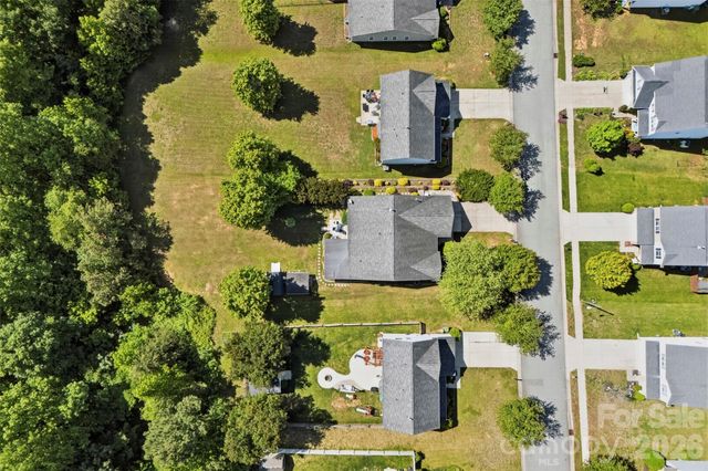 40 Ashton Bluff Circle, Mount Holly, NC 28120