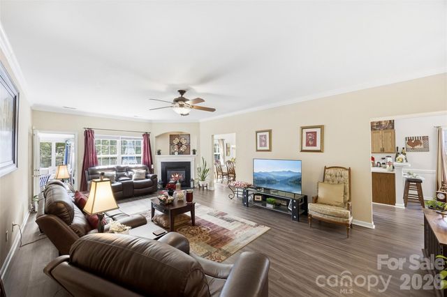 40 Ashton Bluff Circle, Mount Holly, NC 28120