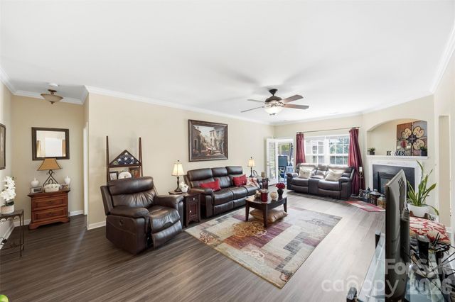 40 Ashton Bluff Circle, Mount Holly, NC 28120