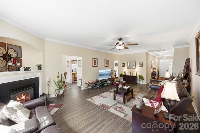 40 Ashton Bluff Circle, Mount Holly, NC 28120