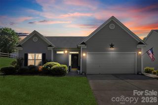 40 Ashton Bluff Circle, Mount Holly, NC 28120