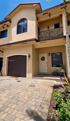 9271 NW 16th Street, Pembroke Pines, FL 33027