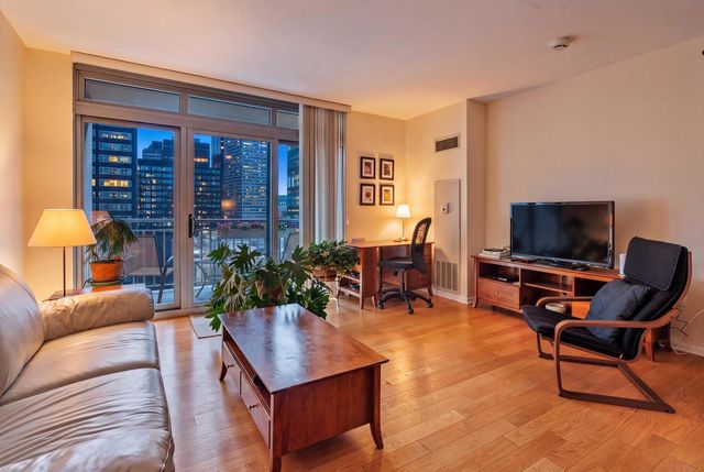125 S JEFFERSON Street 1905, Chicago, IL 60661