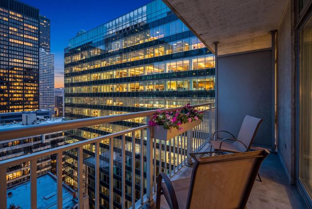125 S JEFFERSON Street 1905, Chicago, IL 60661