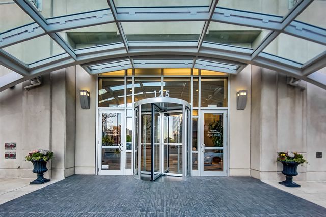 125 S JEFFERSON Street 1905, Chicago, IL 60661