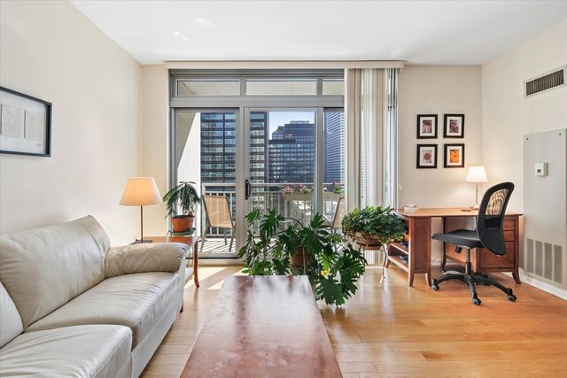 125 S JEFFERSON Street 1905, Chicago, IL 60661