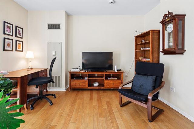 125 S JEFFERSON Street 1905, Chicago, IL 60661