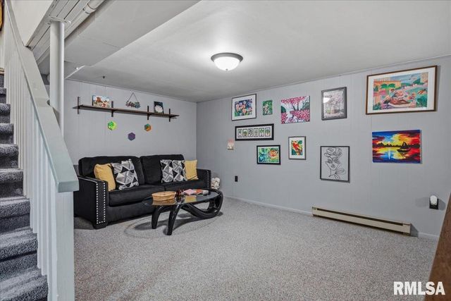 12 N OXFORD Road, Springfield, IL 62702