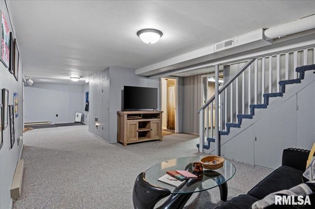 12 N OXFORD Road, Springfield, IL 62702