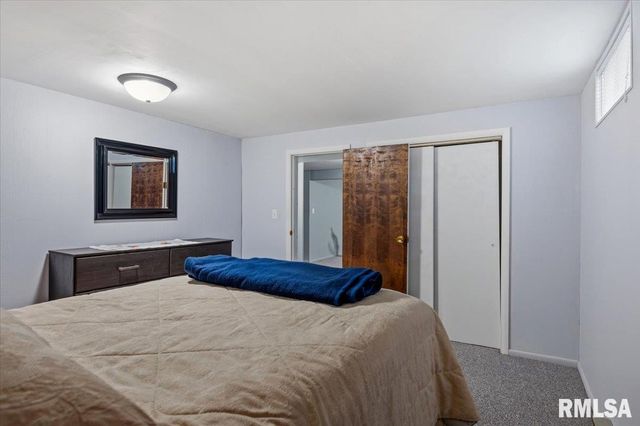 12 N OXFORD Road, Springfield, IL 62702