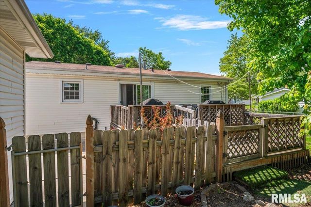 12 N OXFORD Road, Springfield, IL 62702
