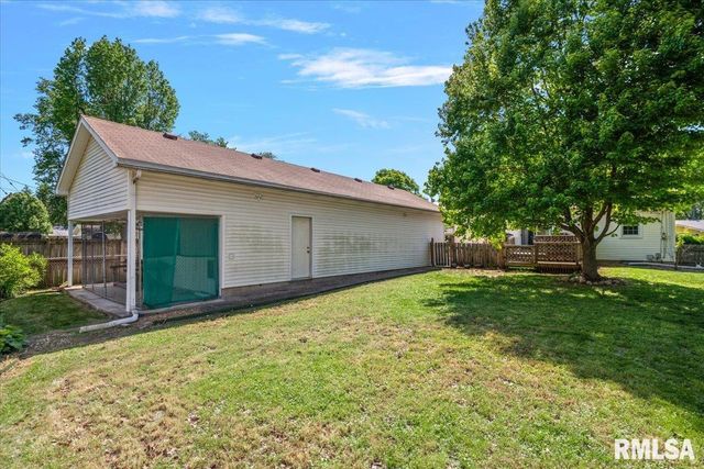 12 N OXFORD Road, Springfield, IL 62702