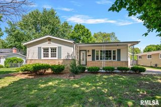 12 N OXFORD Road, Springfield, IL 62702