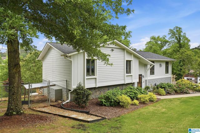 1447 LONGBROOK DRIVE NE, Cullman, AL 35055
