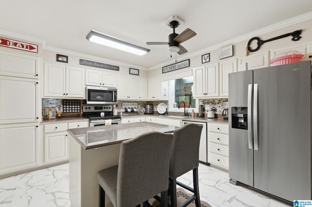 1447 LONGBROOK DRIVE NE, Cullman, AL 35055