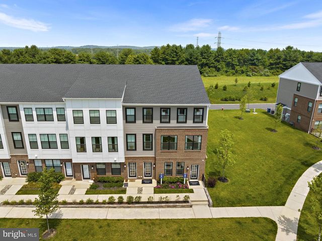 163 LEONA STEWART LN, Pennington, NJ 08534