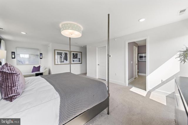 163 LEONA STEWART LN, Pennington, NJ 08534