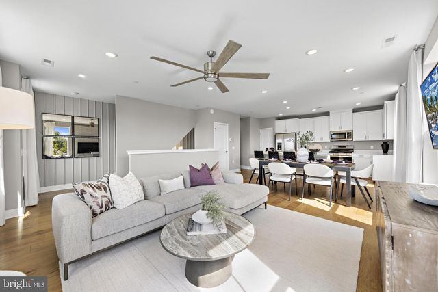 163 LEONA STEWART LN, Pennington, NJ 08534