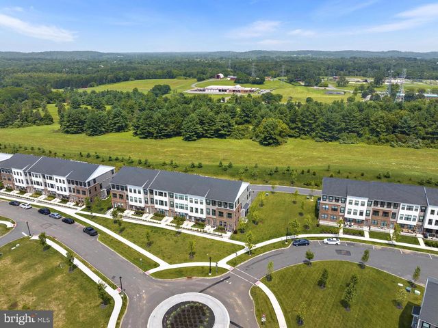 163 LEONA STEWART LN, Pennington, NJ 08534