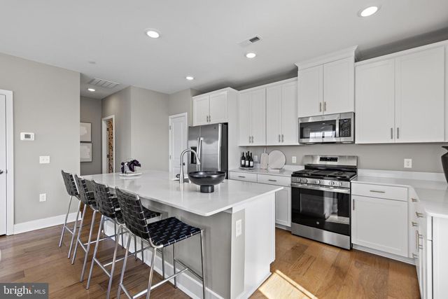 163 LEONA STEWART LN, Pennington, NJ 08534
