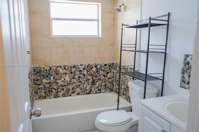 2008 Jackson St D1, Hollywood, FL 33020