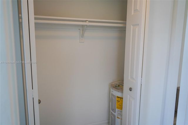 2008 Jackson St D1, Hollywood, FL 33020