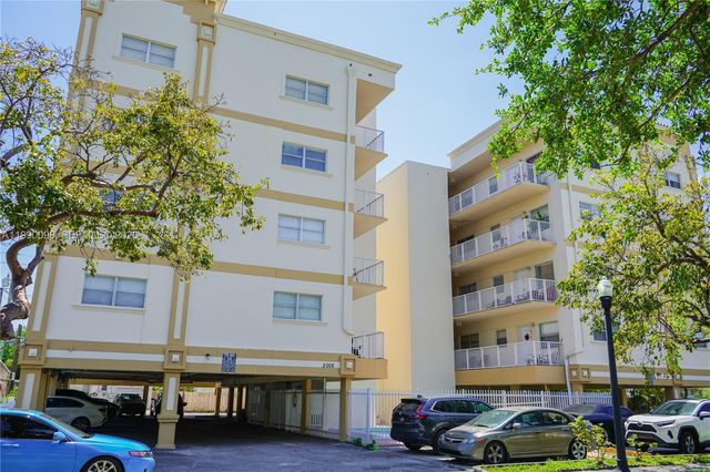 2008 Jackson St D1, Hollywood, FL 33020