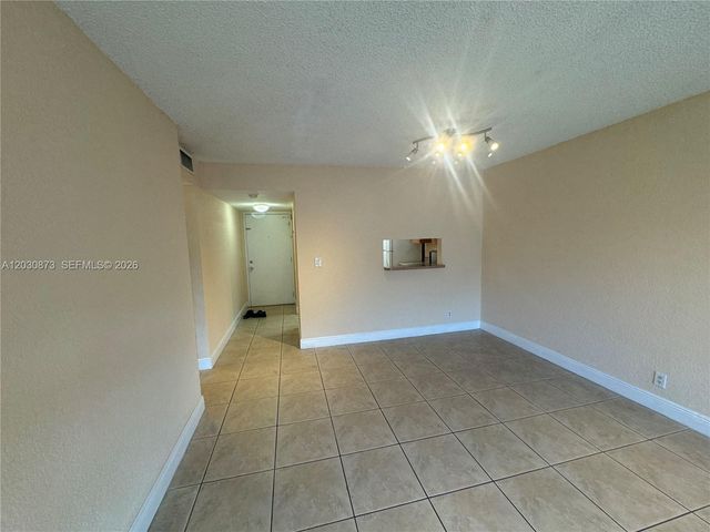 5201 Geneva Way 308, Doral, FL 33166