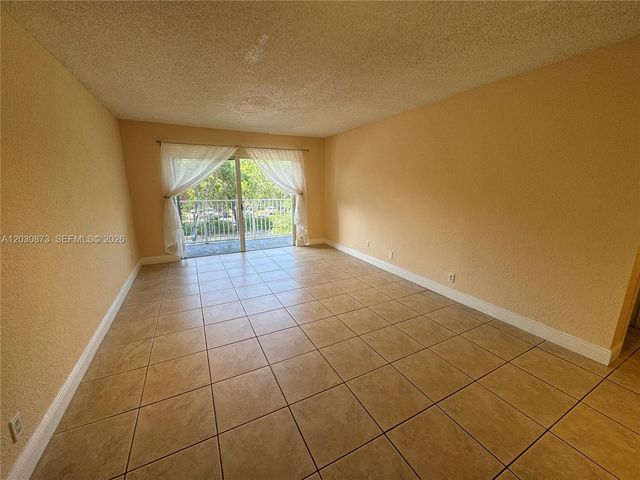 5201 Geneva Way 308, Doral, FL 33166