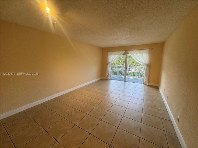 5201 Geneva Way 308, Doral, FL 33166