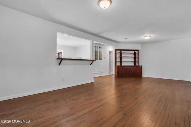 23 Tilton Avenue, Toms River, NJ 08757