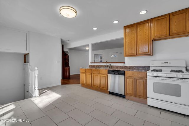 23 Tilton Avenue, Toms River, NJ 08757