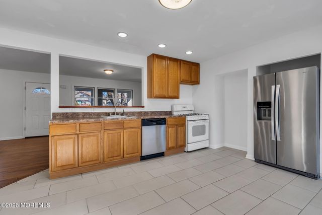 23 Tilton Avenue, Toms River, NJ 08757