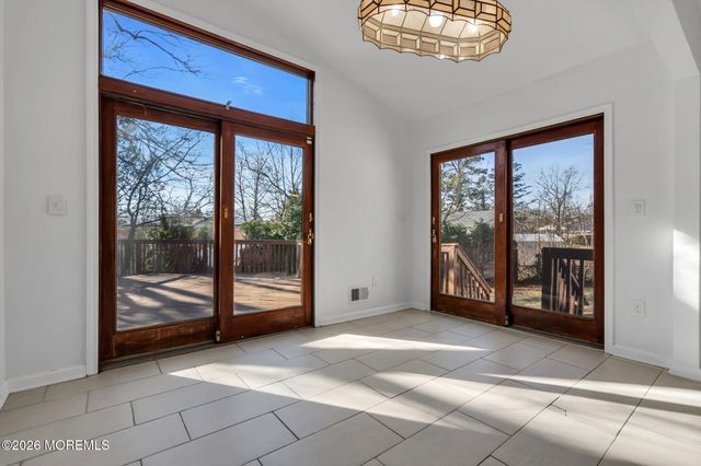 23 Tilton Avenue, Toms River, NJ 08757