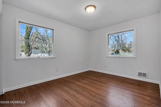 23 Tilton Avenue, Toms River, NJ 08757