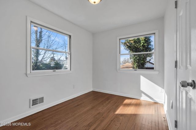 23 Tilton Avenue, Toms River, NJ 08757