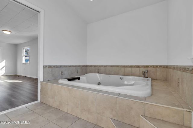 23 Tilton Avenue, Toms River, NJ 08757