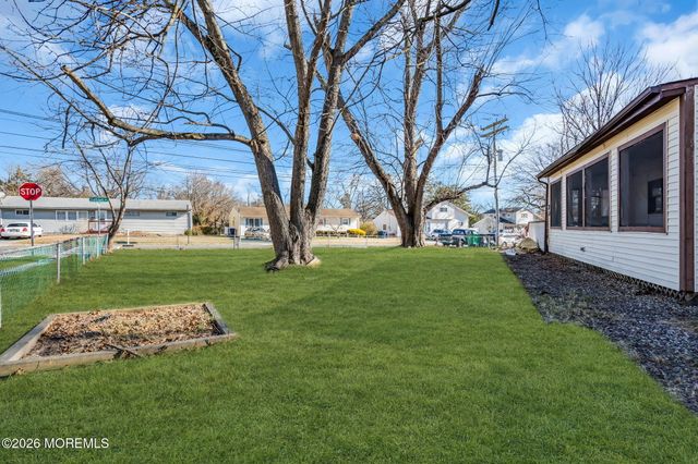 23 Tilton Avenue, Toms River, NJ 08757