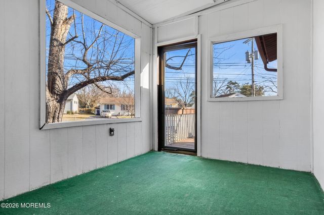 23 Tilton Avenue, Toms River, NJ 08757