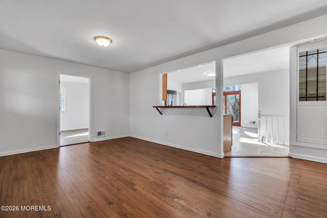 23 Tilton Avenue, Toms River, NJ 08757