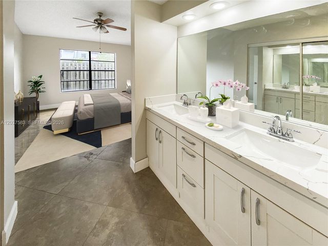 14980 SW 48th Ter 28F, Miami, FL 33185