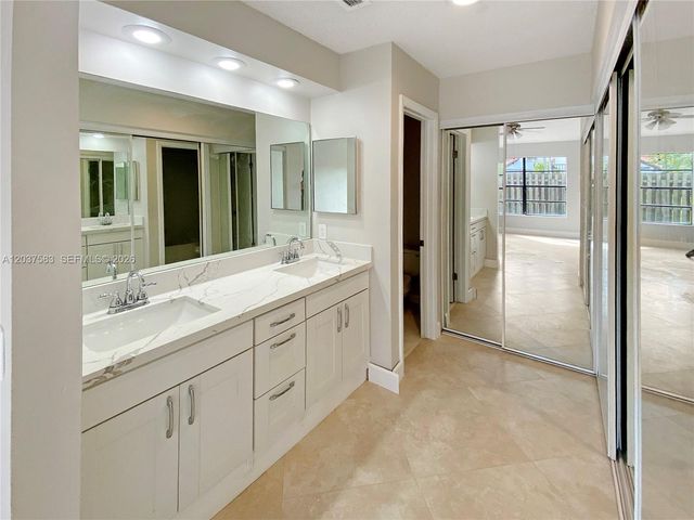 14980 SW 48th Ter 28F, Miami, FL 33185