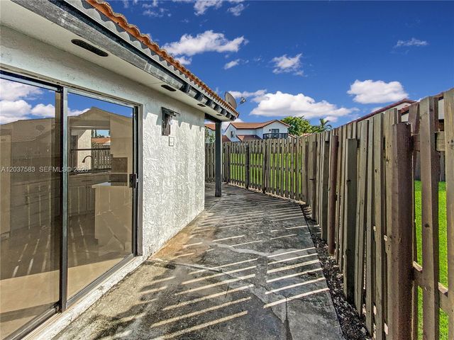 14980 SW 48th Ter 28F, Miami, FL 33185