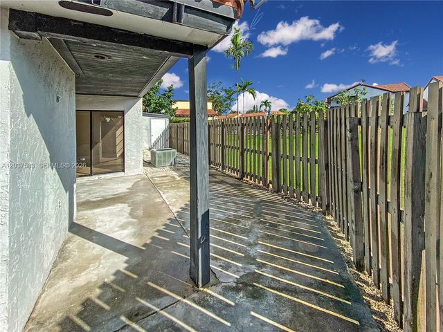 14980 SW 48th Ter 28F, Miami, FL 33185