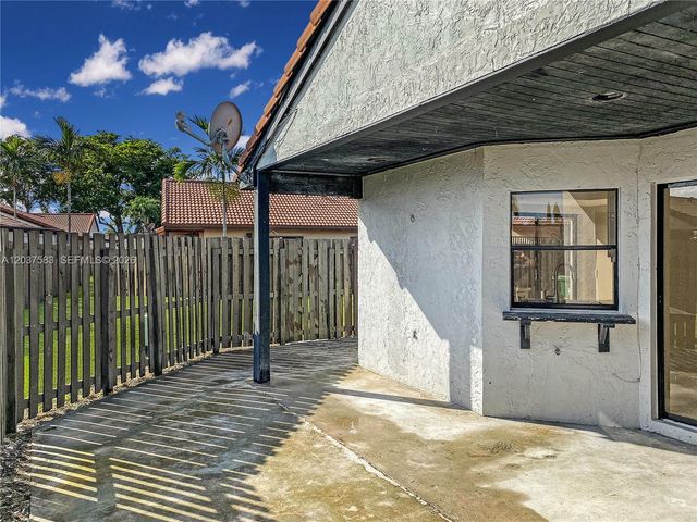 14980 SW 48th Ter 28F, Miami, FL 33185