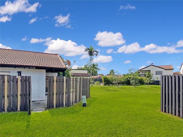 14980 SW 48th Ter 28F, Miami, FL 33185