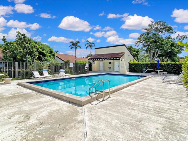 14980 SW 48th Ter 28F, Miami, FL 33185