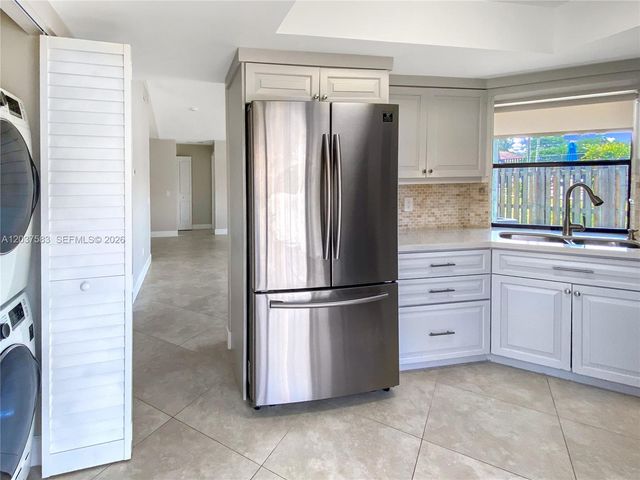 14980 SW 48th Ter 28F, Miami, FL 33185